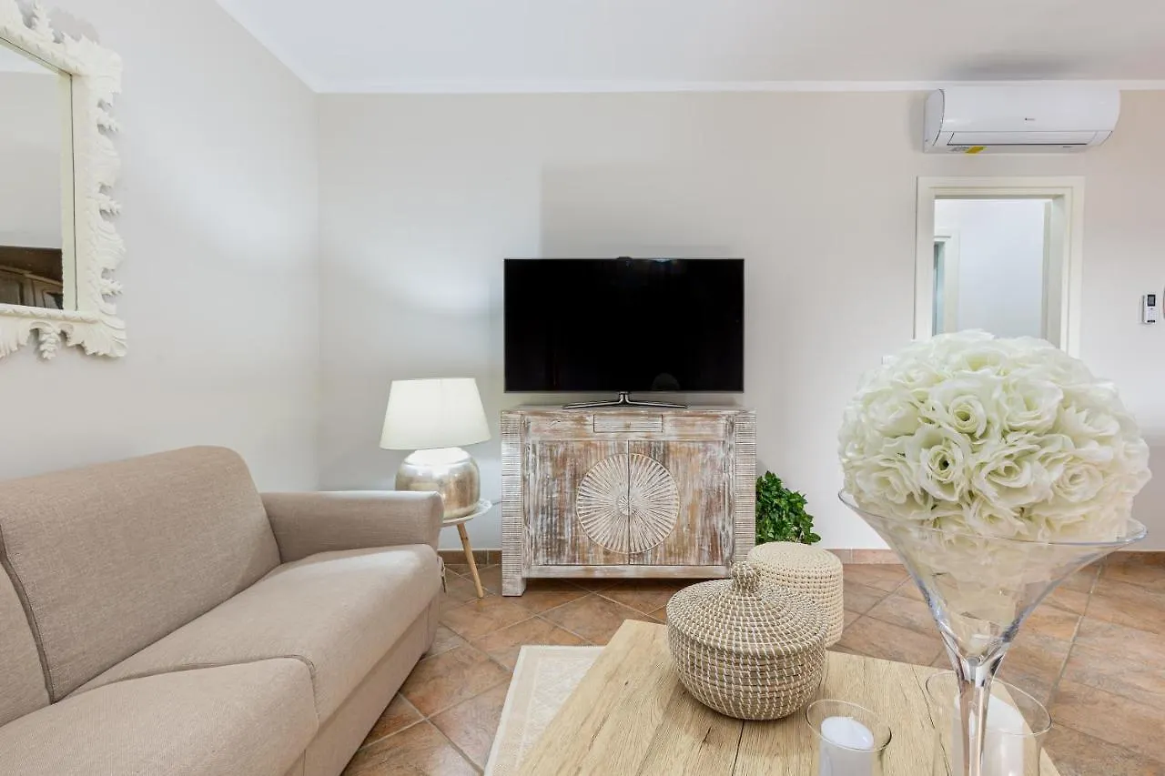 Shanti House Olbia 0*,
